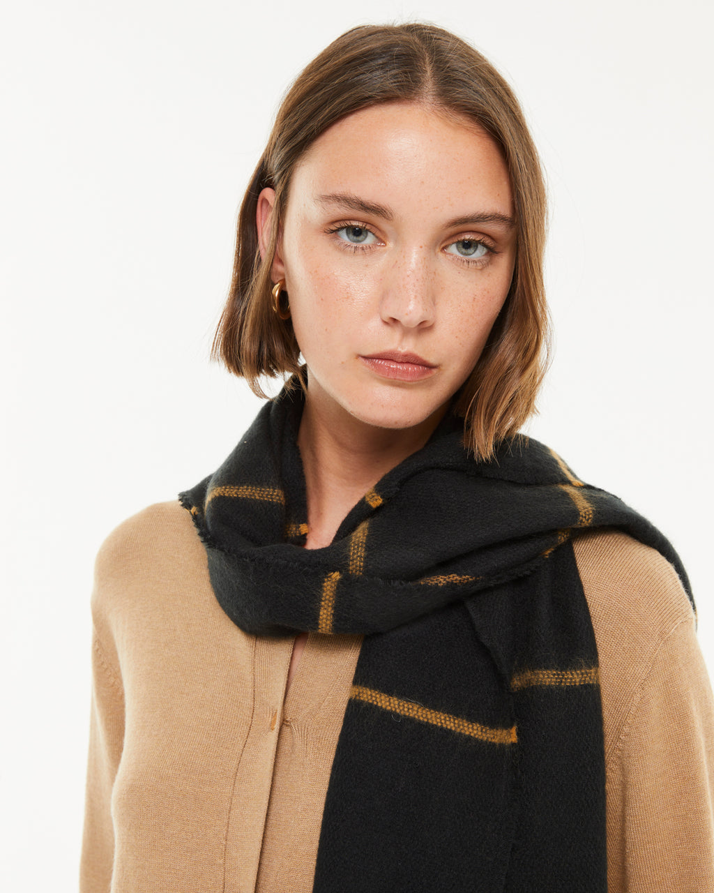 Women's two-tone plaid print scarf with fringes
