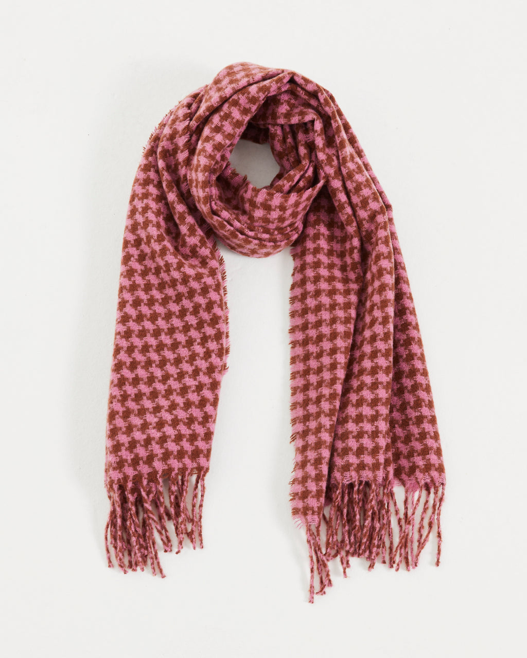 Women's scarf with a checkered print in pink tones
