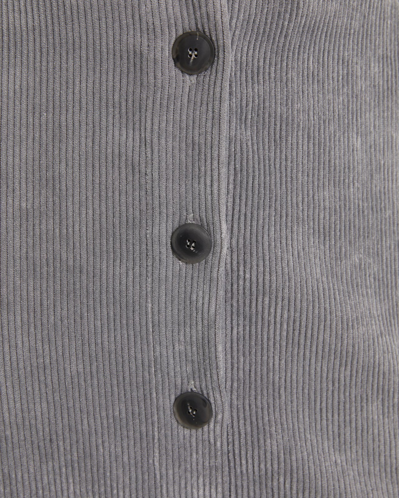 Jupe midi en velours côtelé avec boutonnage central