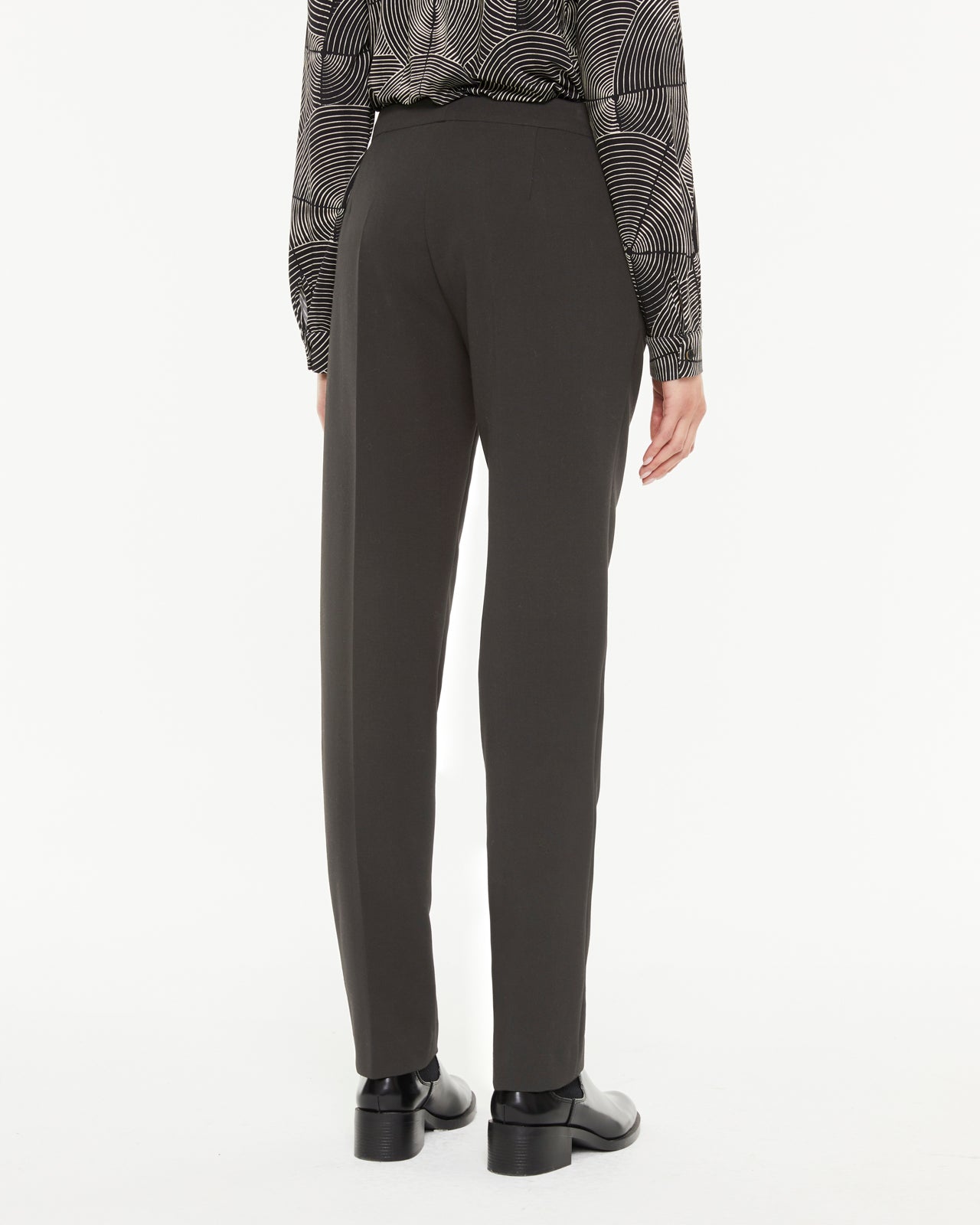Pantalon droit pour femme avec poches zippées