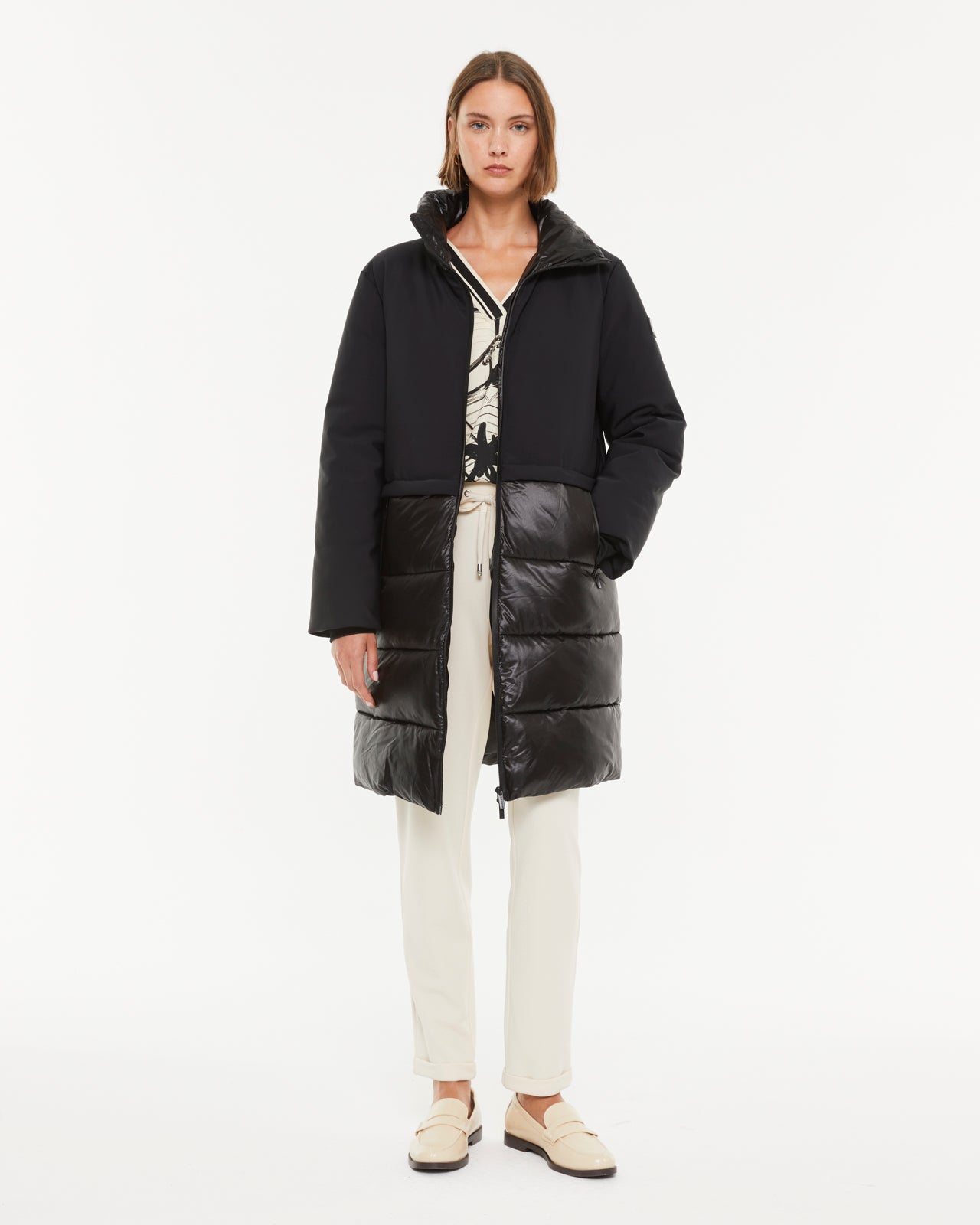 Parka larga de mujer con capucha