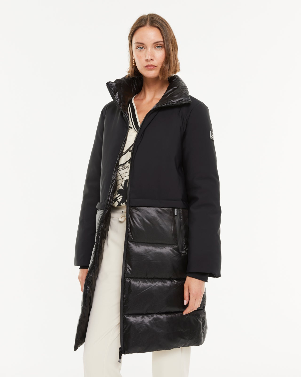 Parka larga de mujer con capucha