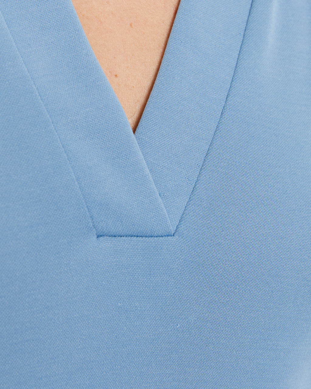T-shirt à manches longues et col en V pour femme