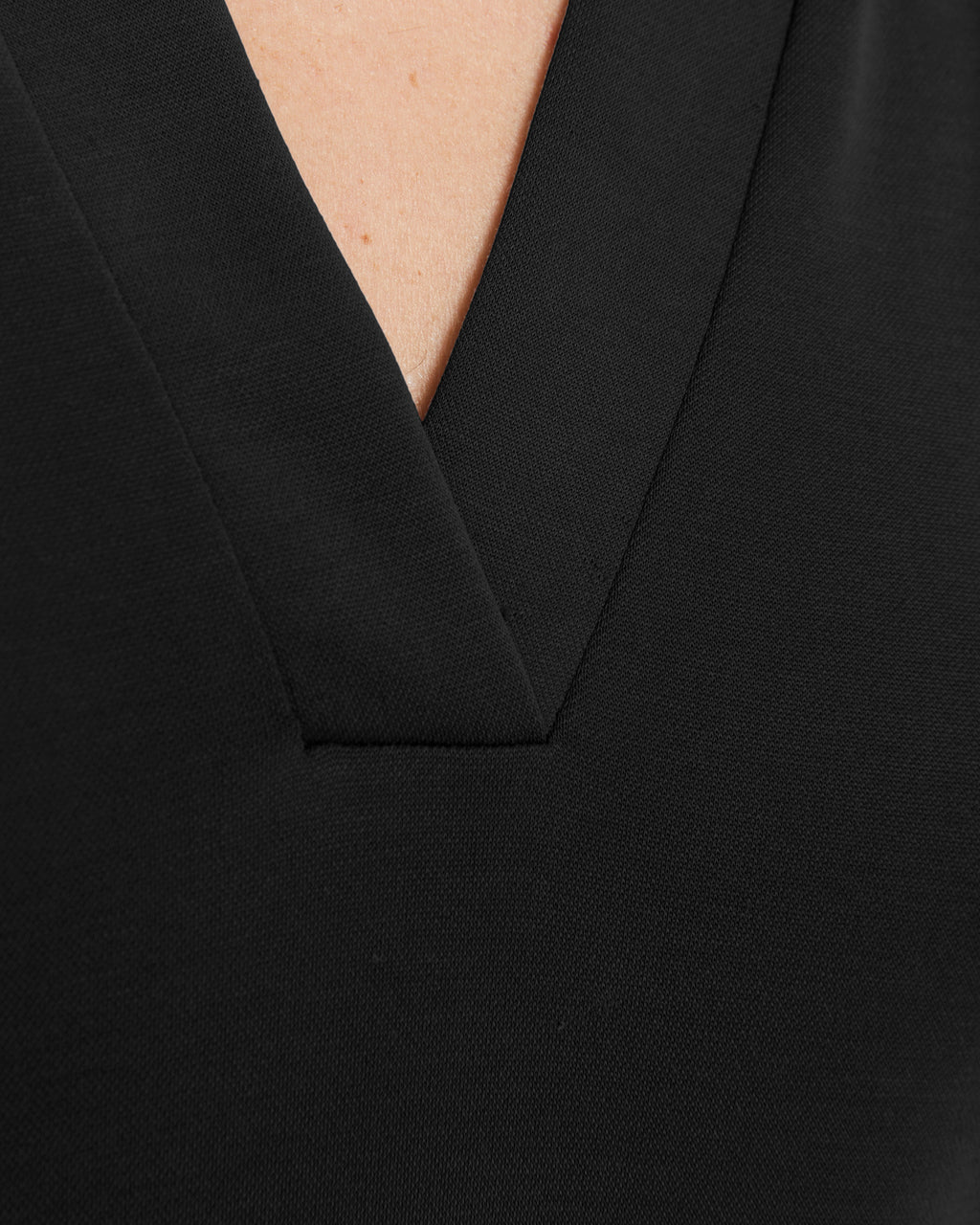 T-shirt à manches longues et col en V pour femme