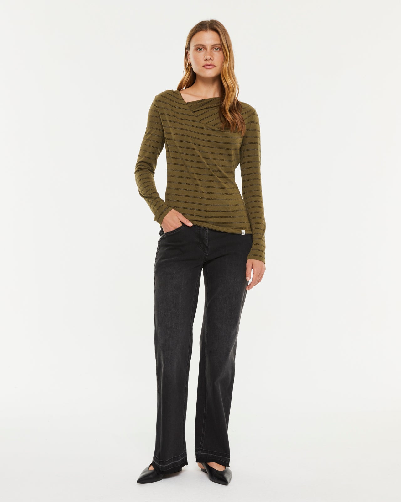 Camiseta de mujer estampado rayas lurex escote asimétrico