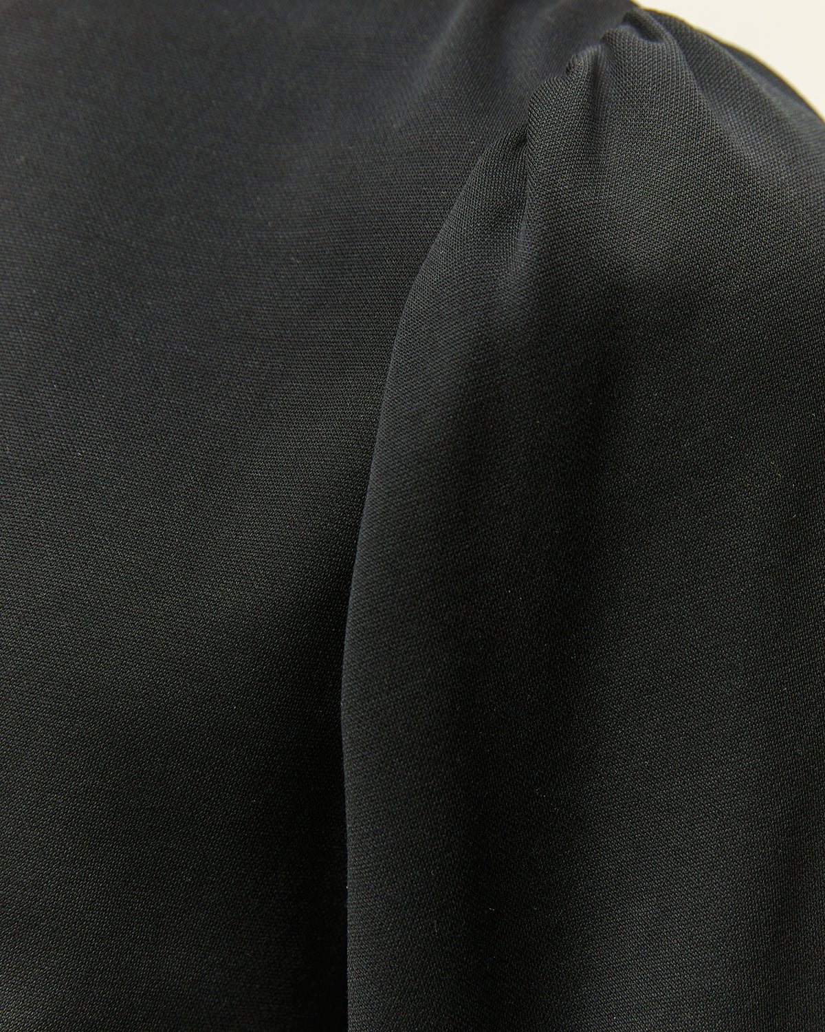 Camiseta de mujer cuello pico manga larga