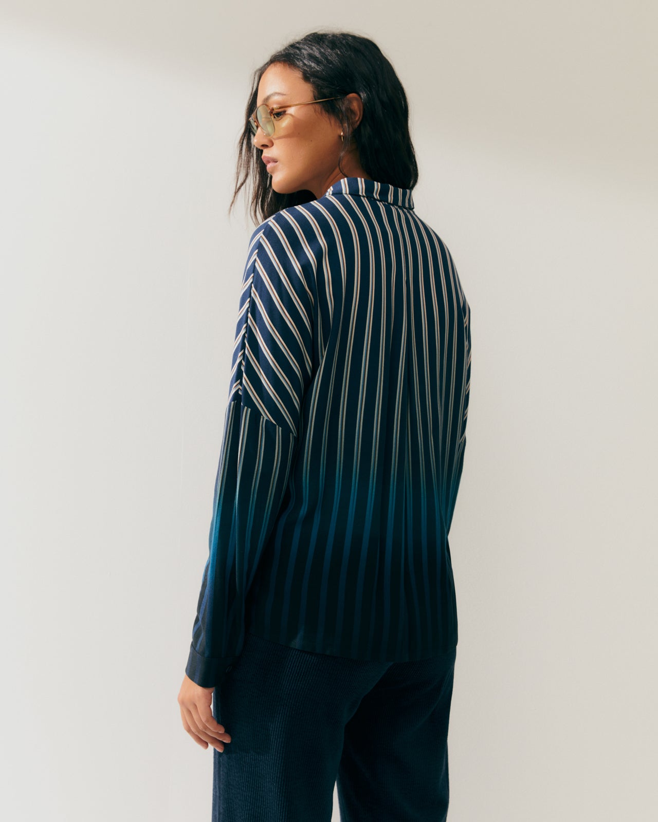 Women's striped print shirt with shirt collar