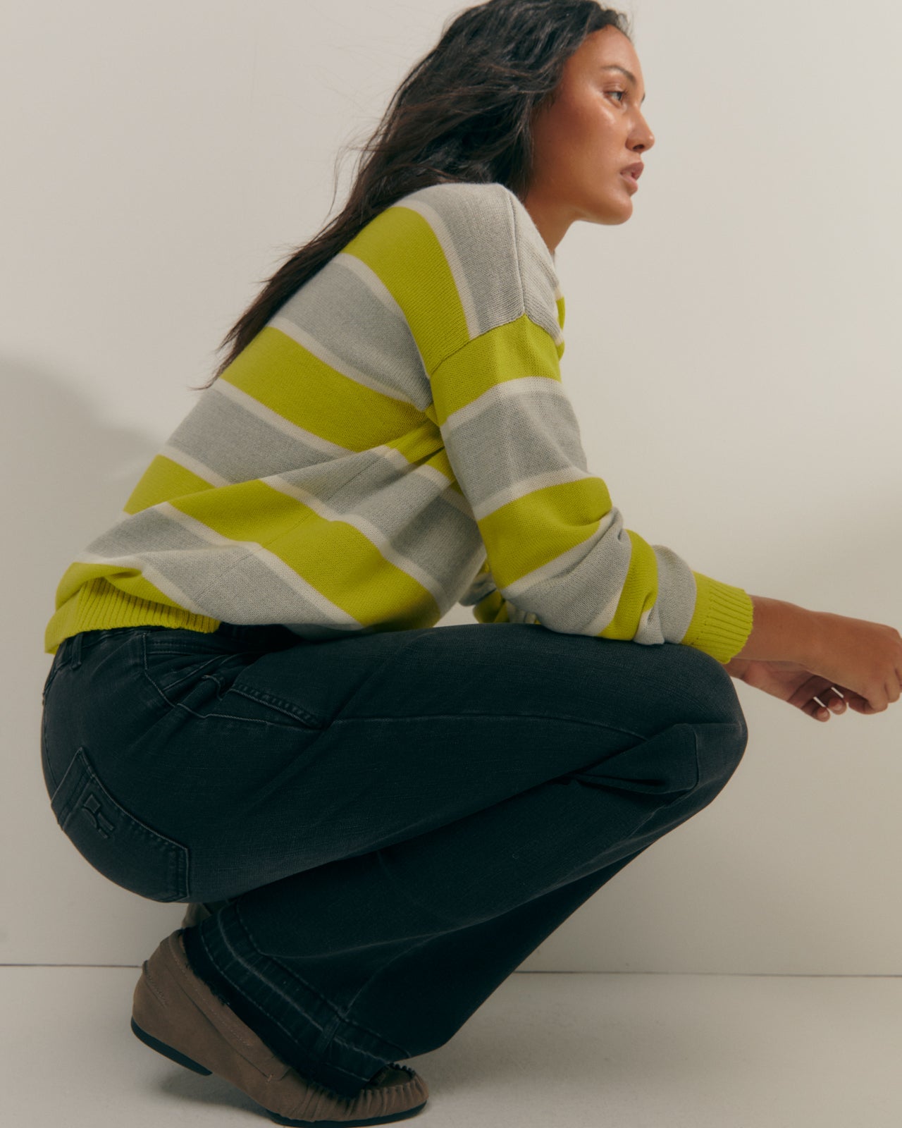 Women's straight jeans with elastic waistband