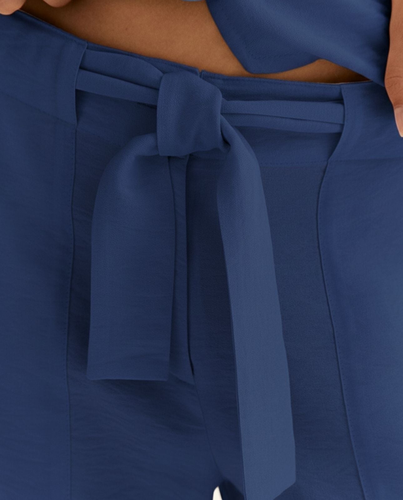 Pantalón ancho de mujer con lazada