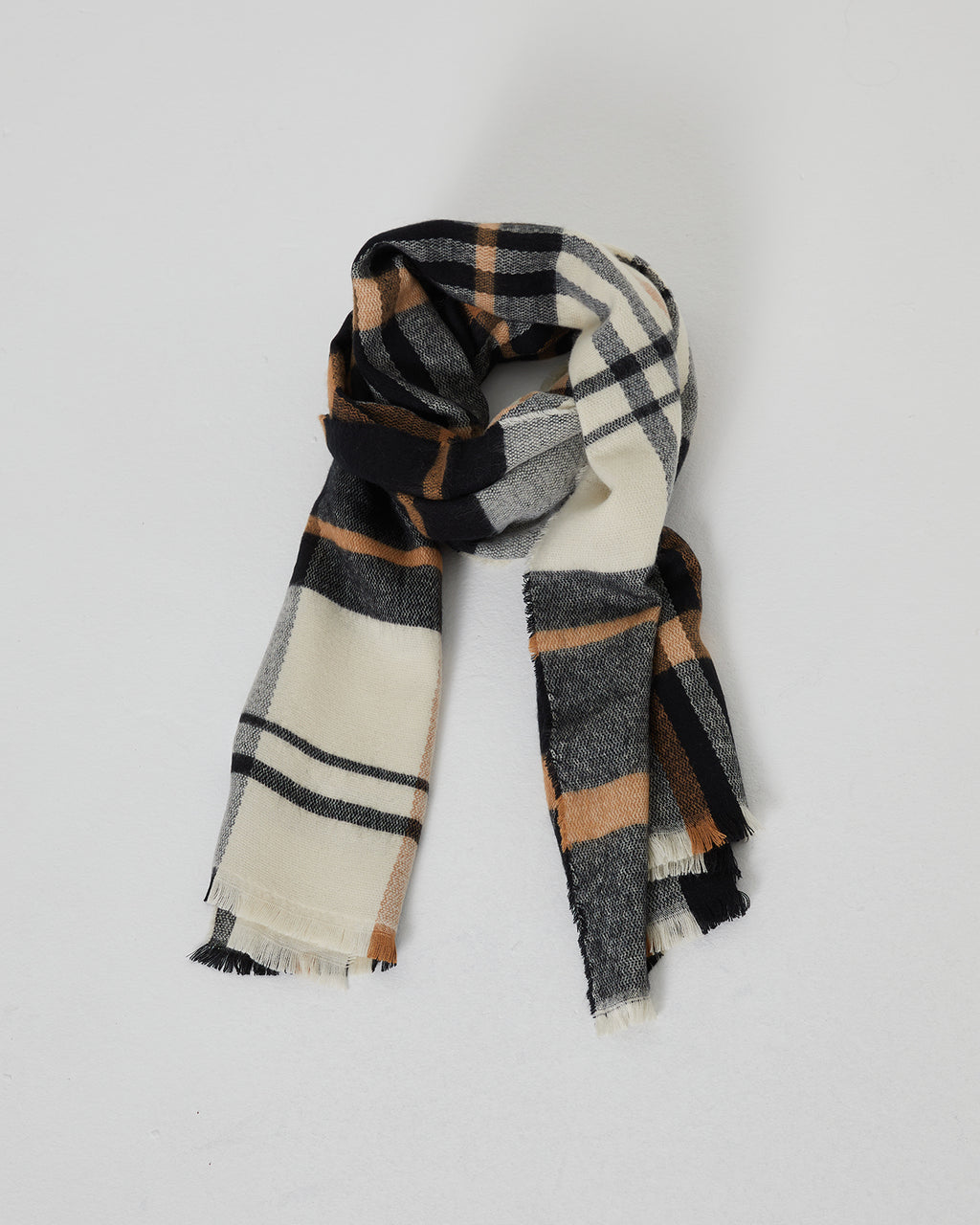 Women's plaid scarf with short fringes