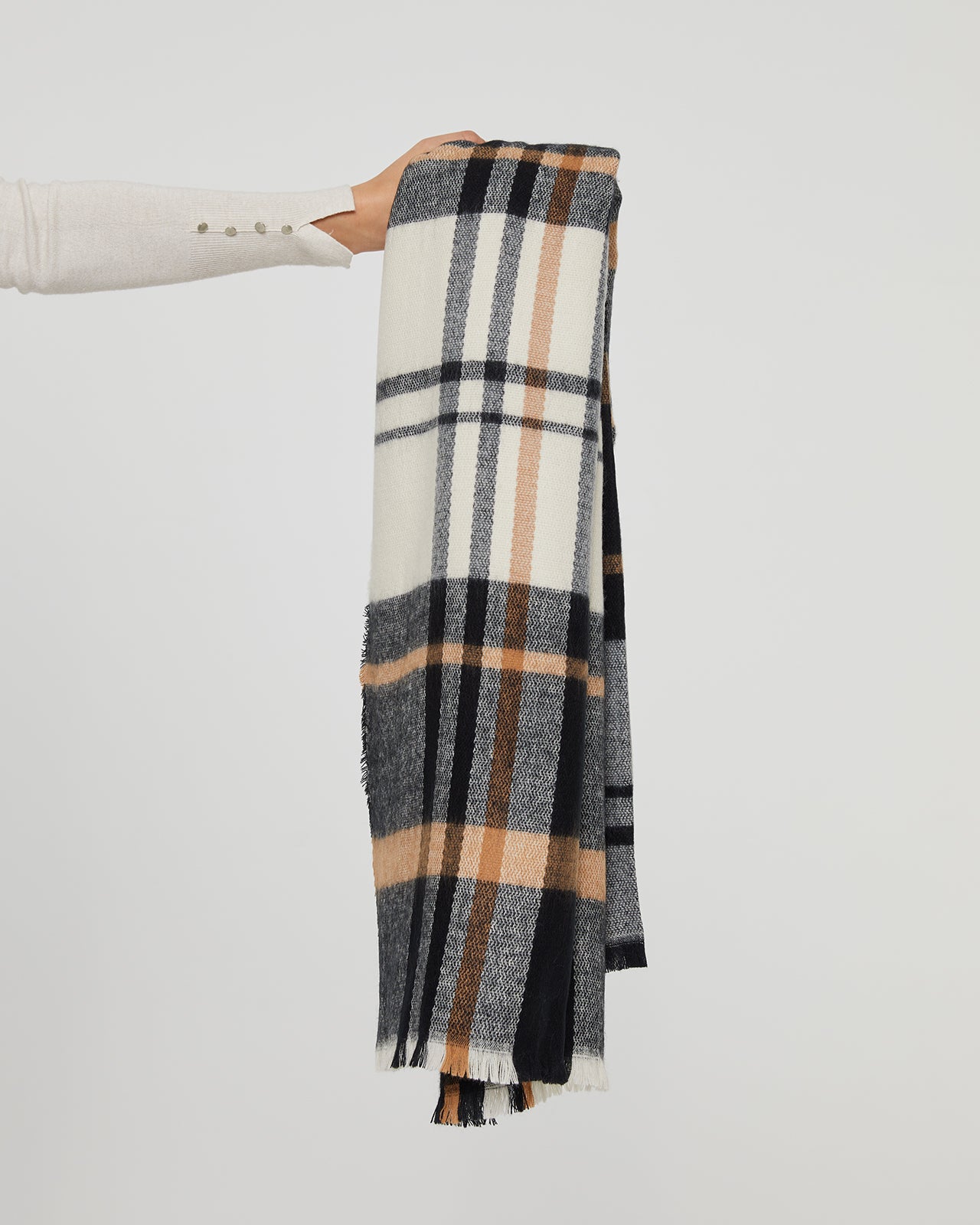 Women's plaid scarf with short fringes