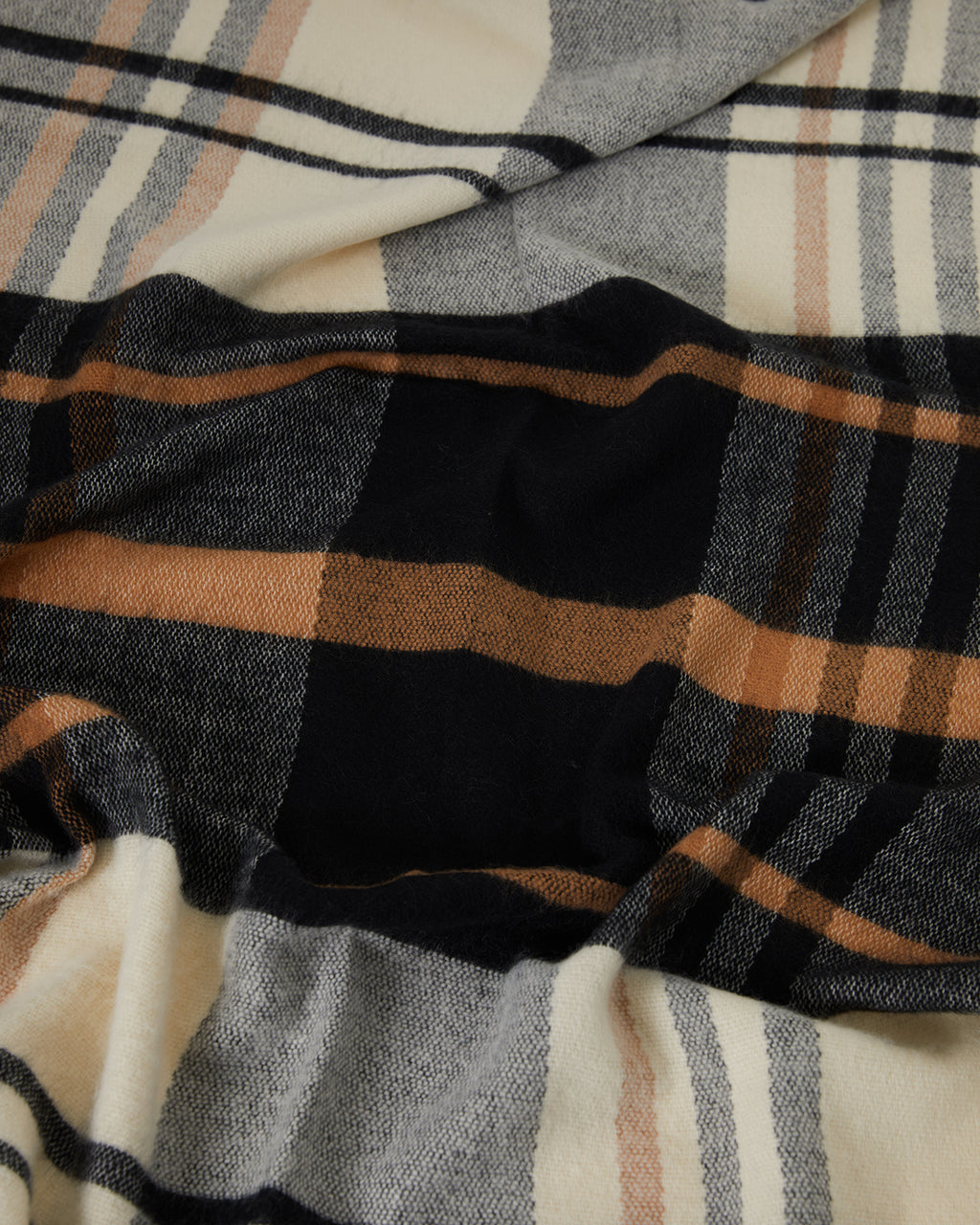 Women's plaid scarf with short fringes