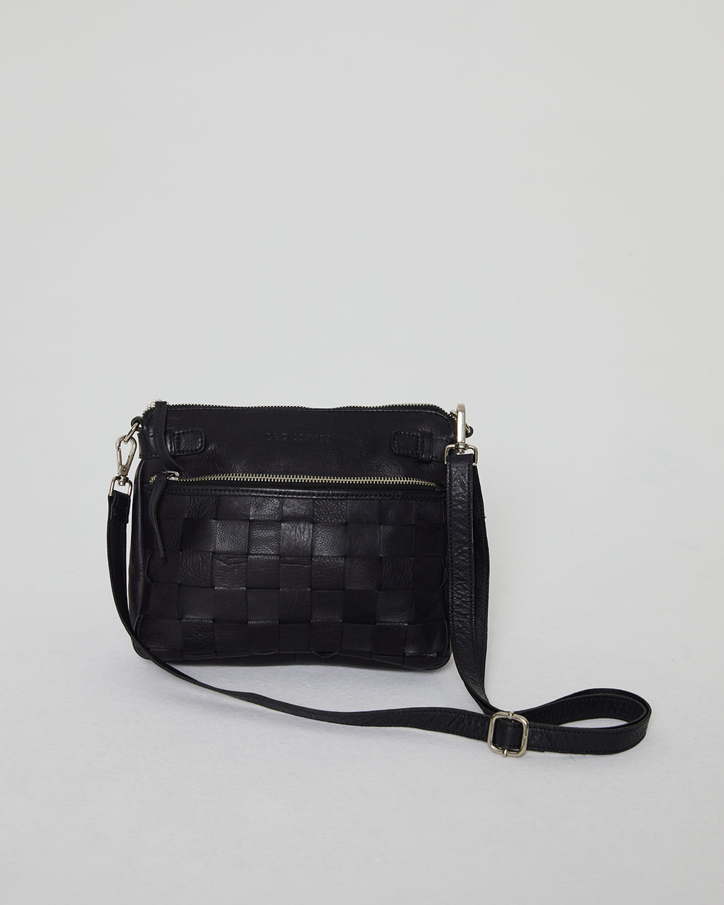 Bolso de piel trenzada de mujer