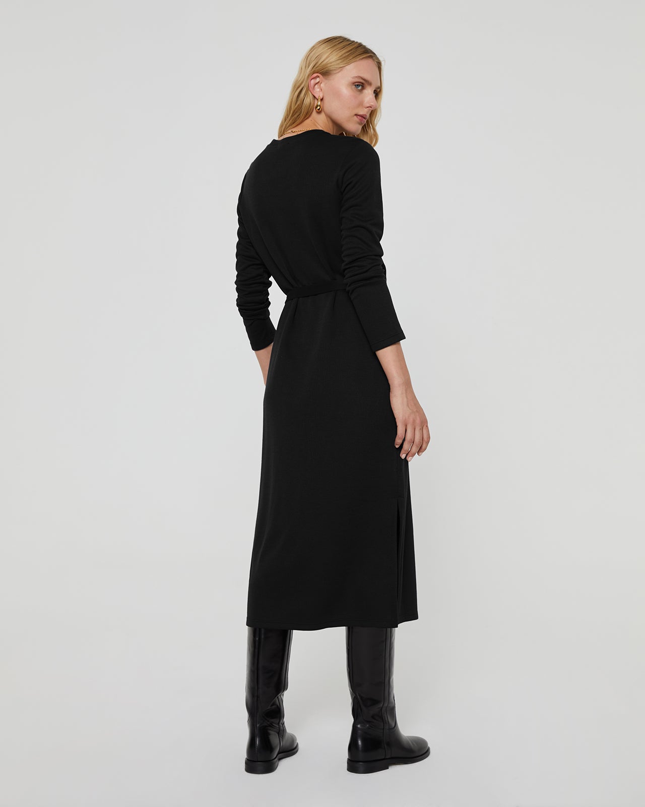 Long-sleeved knitted dress with a V-neckline