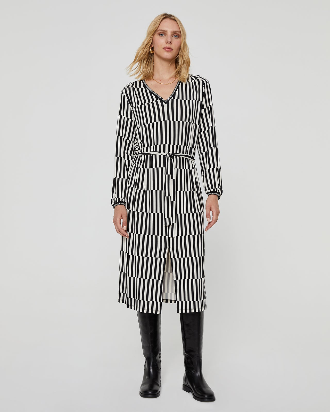 Two-tone printed knit dress with long sleeves and a V-neckline