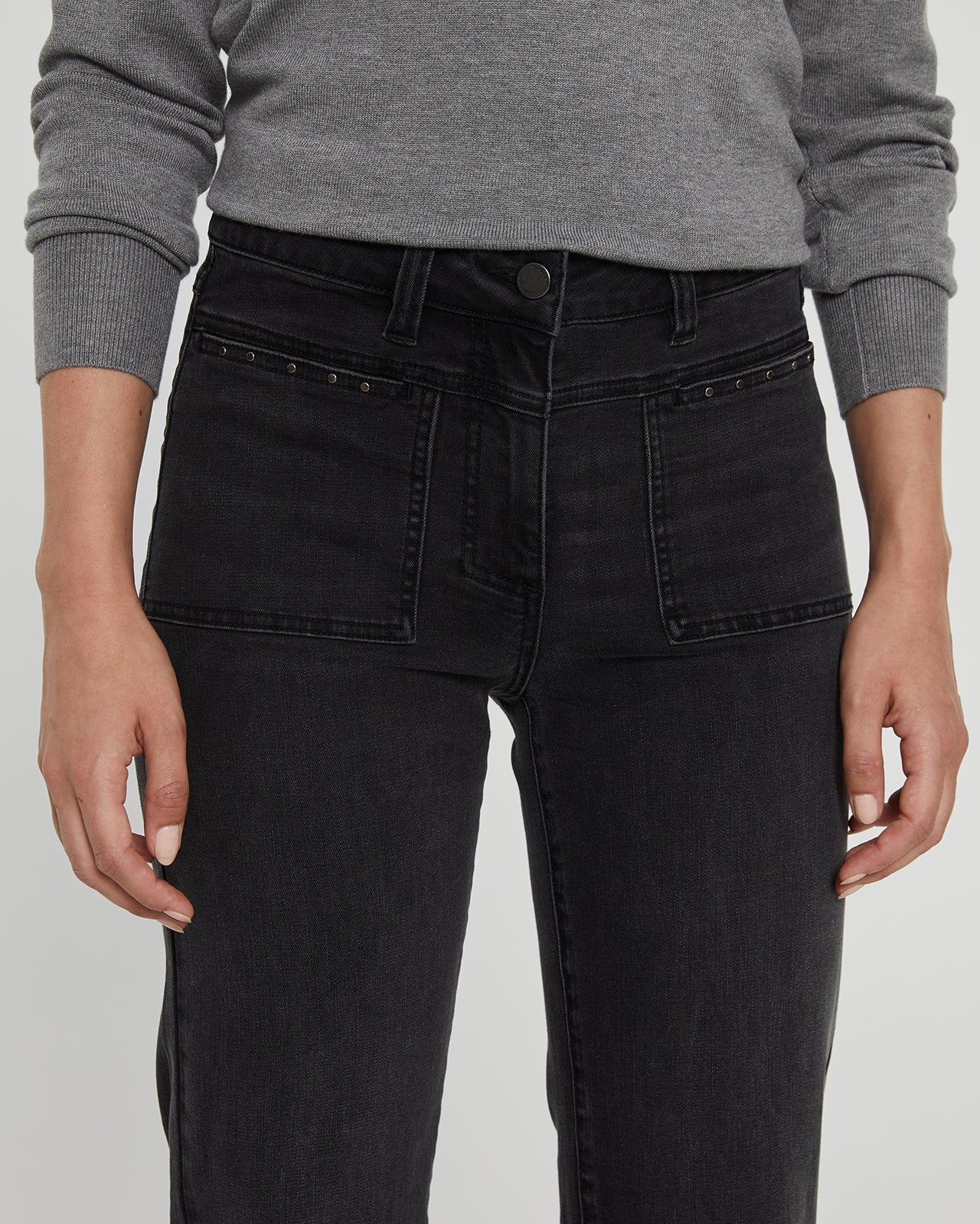 Women's wide-leg mid-rise jeans with metallic details