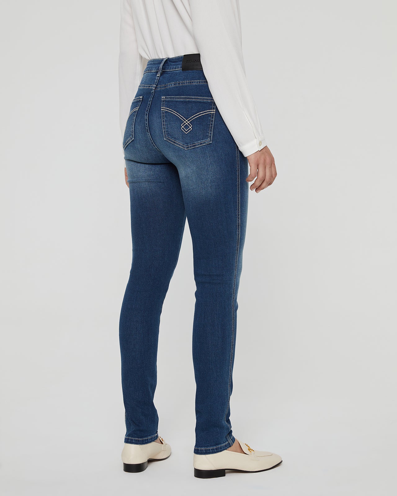 Women's mid-rise skinny jeans