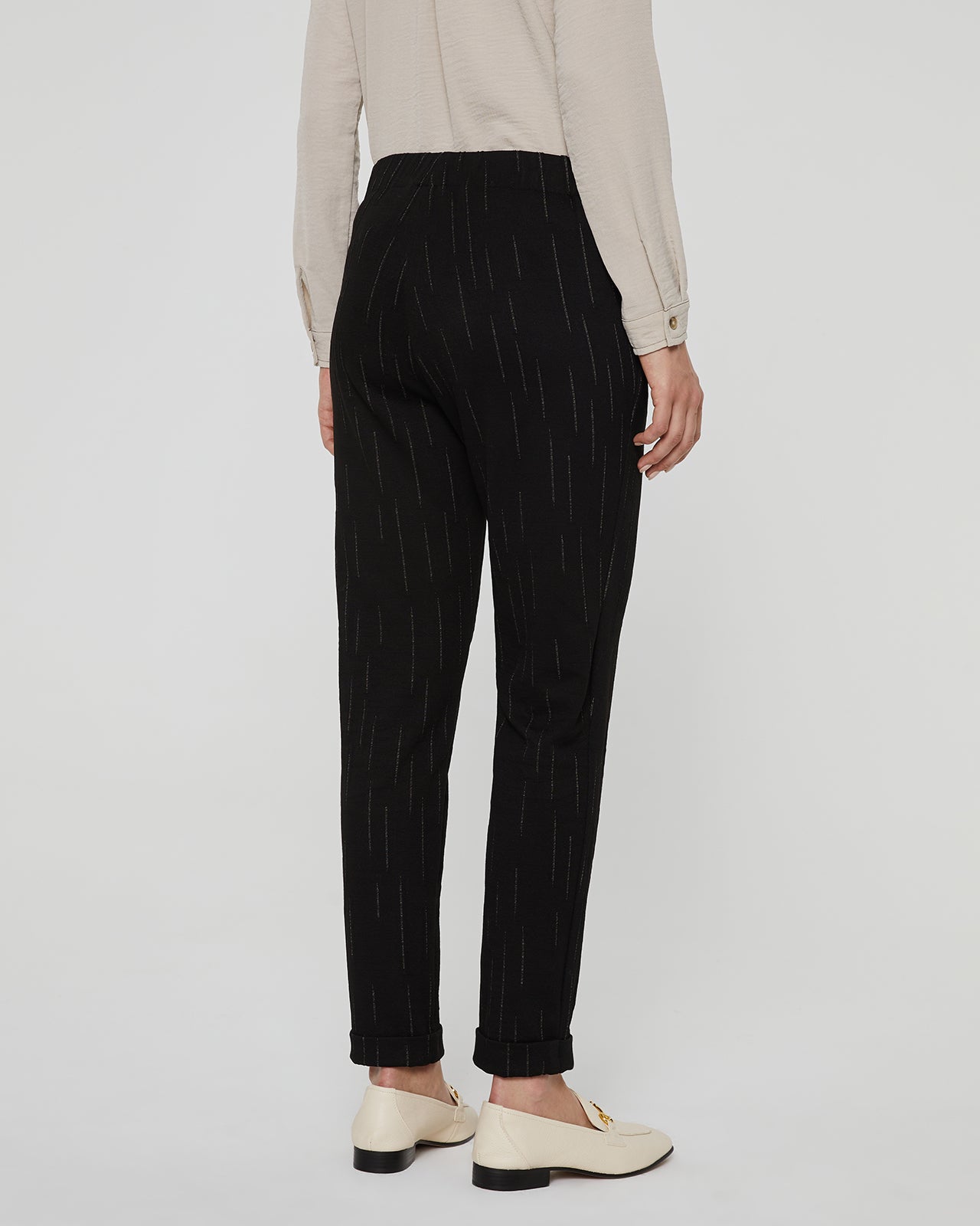 Women's knitted trousers with turn-up hem