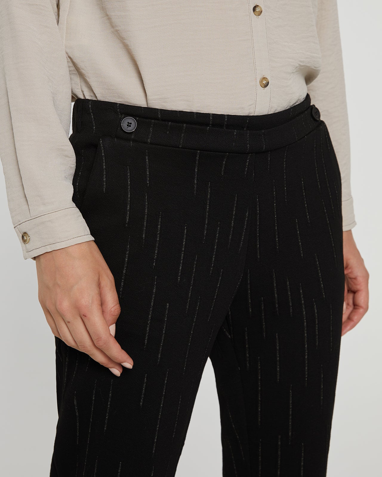 Women's knitted trousers with turn-up hem