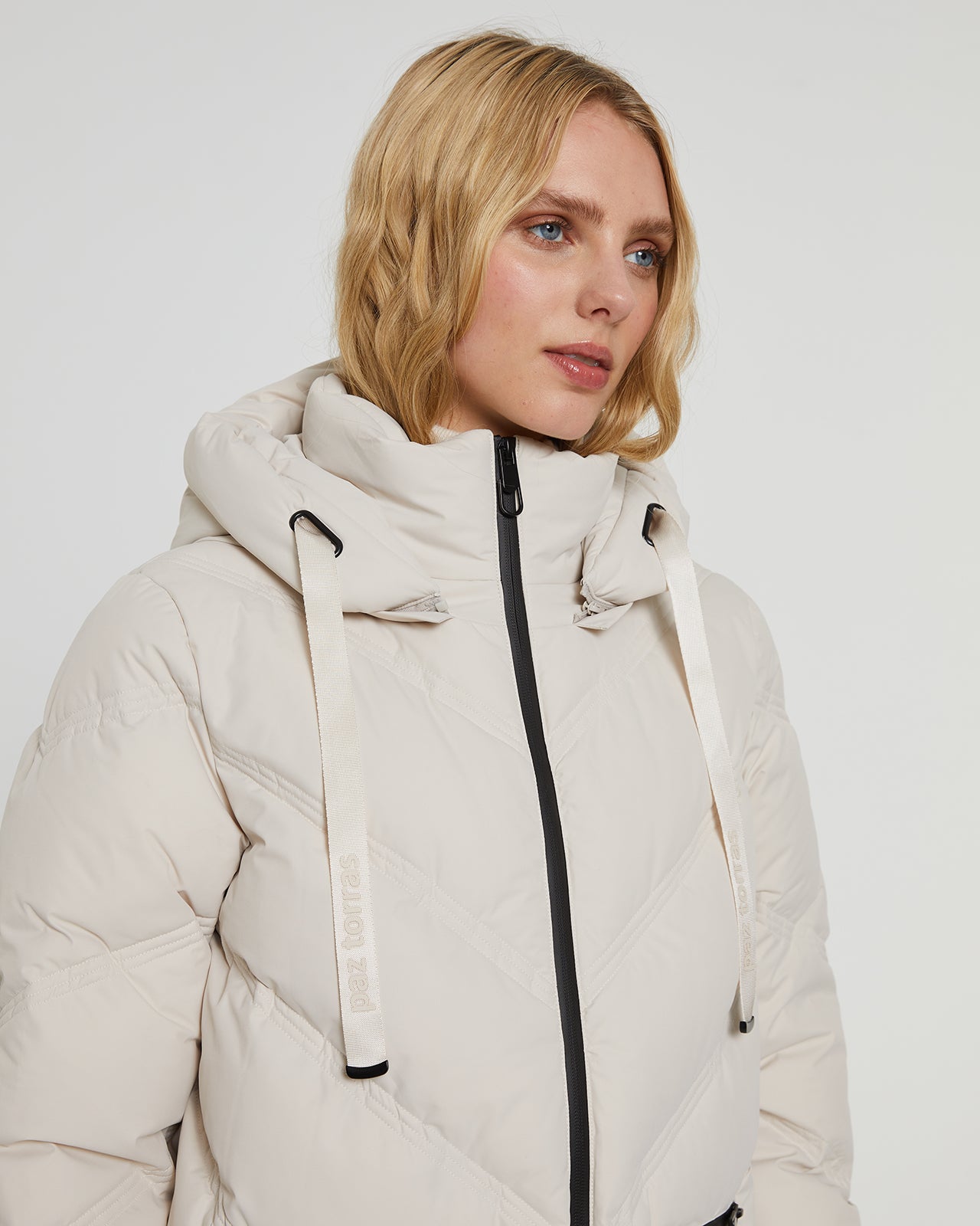 Women's long down jacket with large pockets and detachable hood