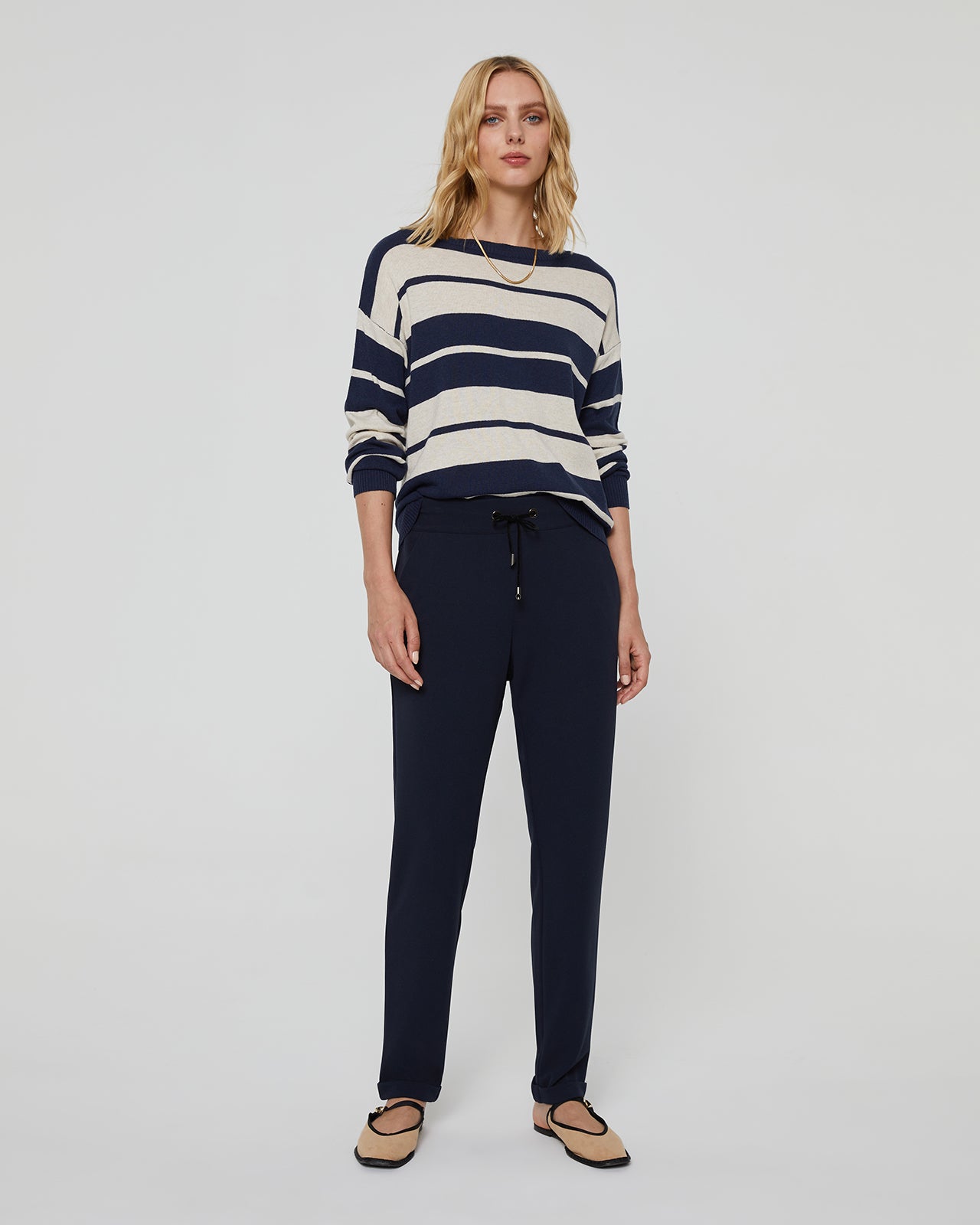 Women's two-tone striped round neck sweater