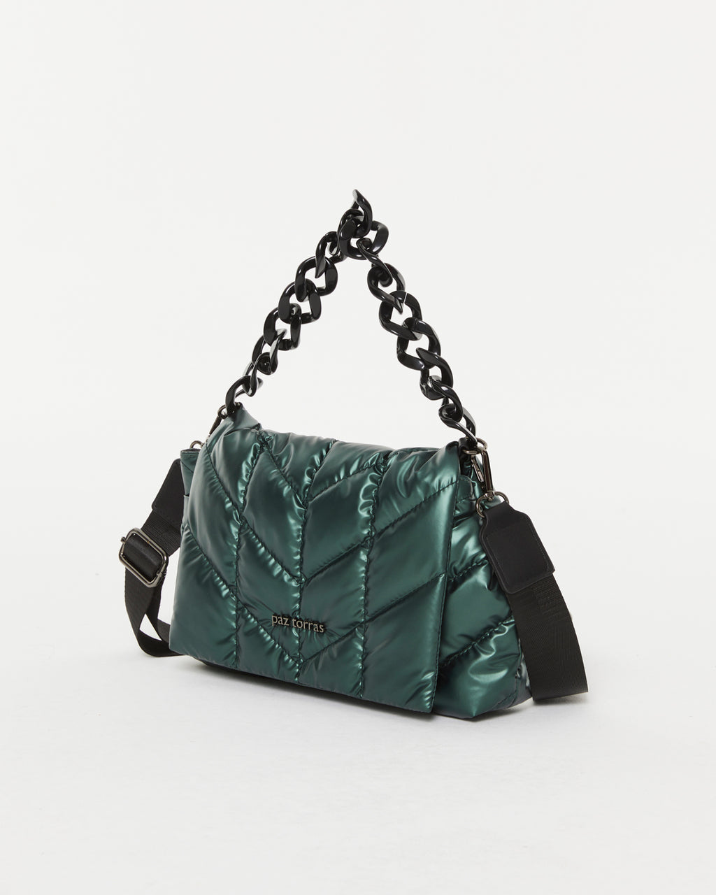 Women's padded shoulder bag with flap and magnetic closure