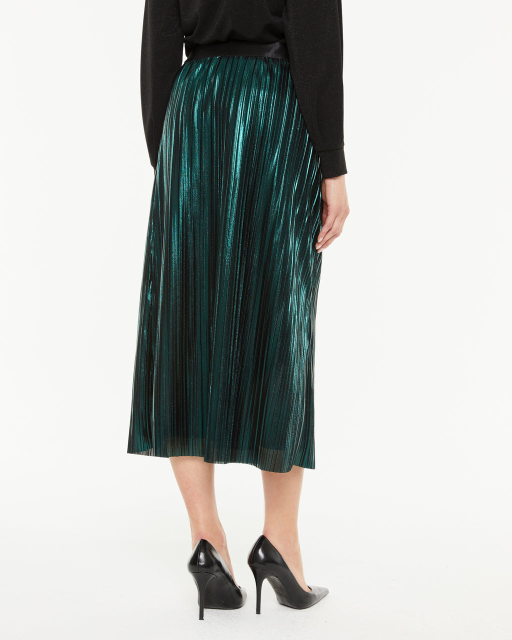 Pleated skirt with elastic waistband