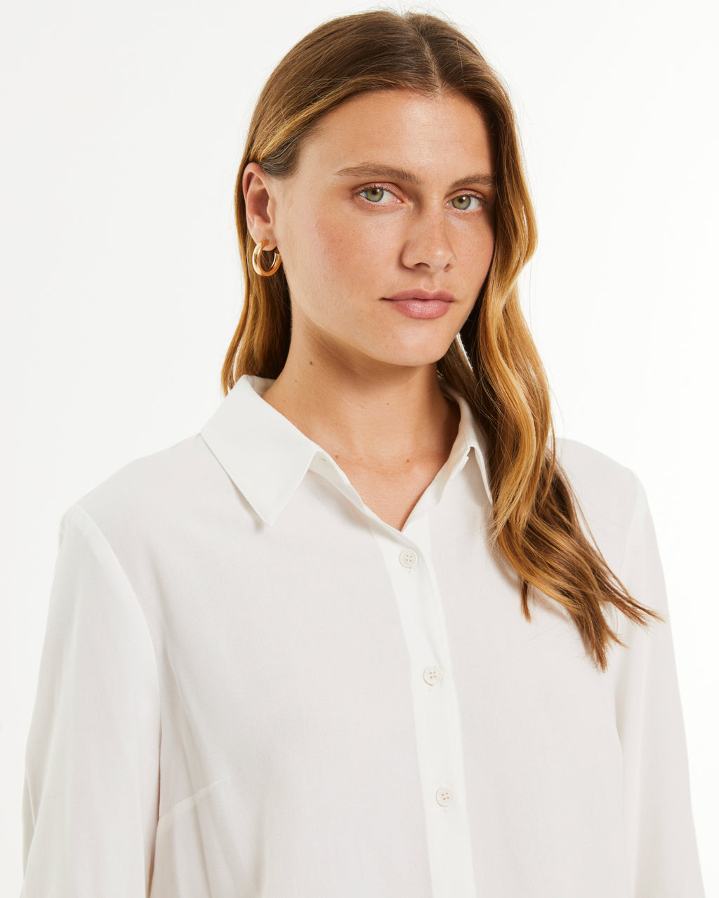Camisa de mujer fluida cuello camisero manga francesa