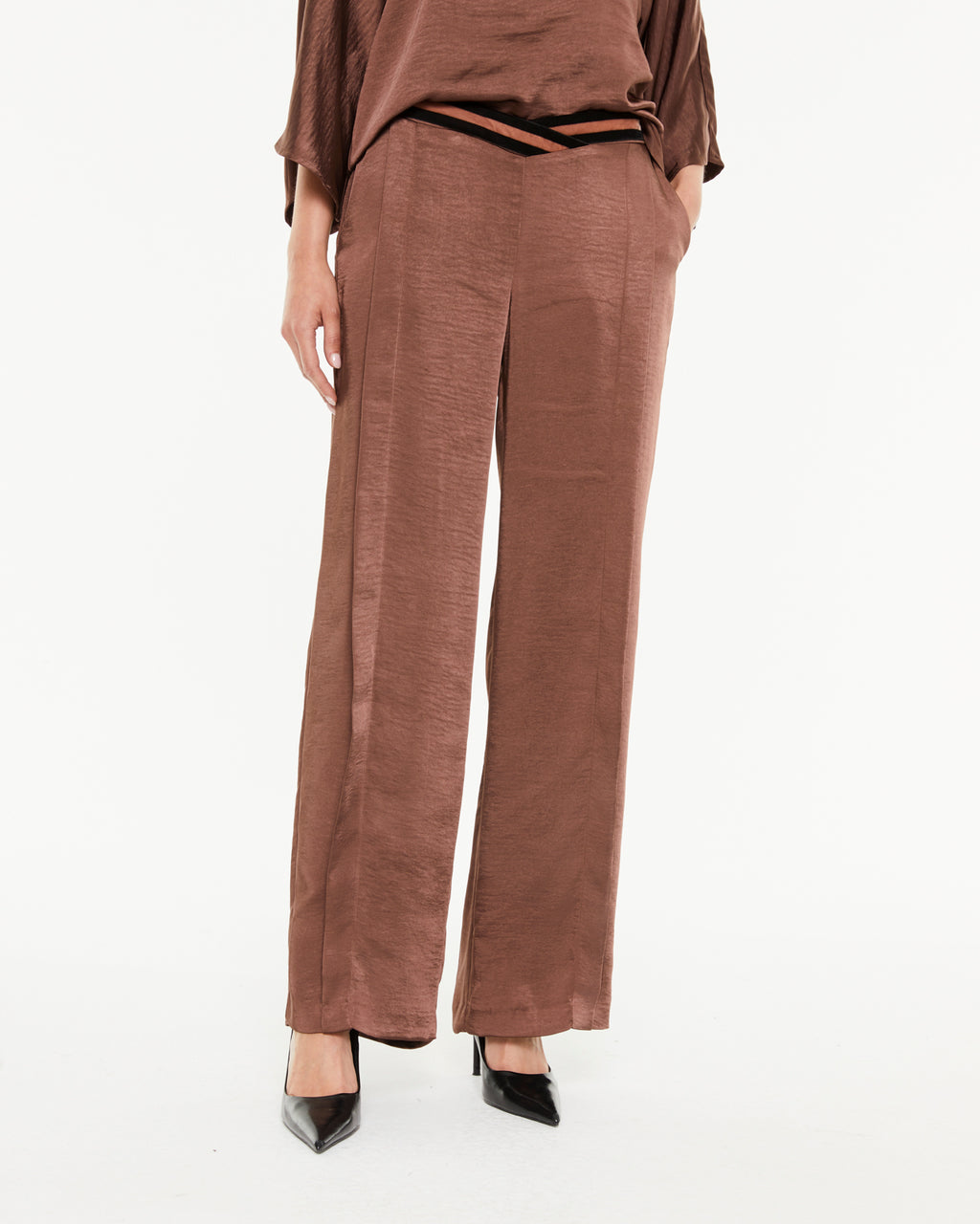 Pantalon large en satin pour femme