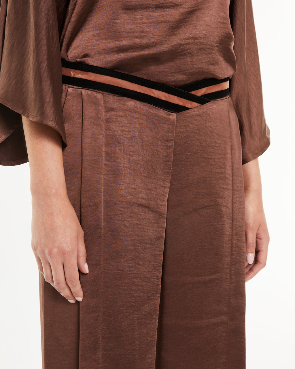 Pantalon large en satin pour femme