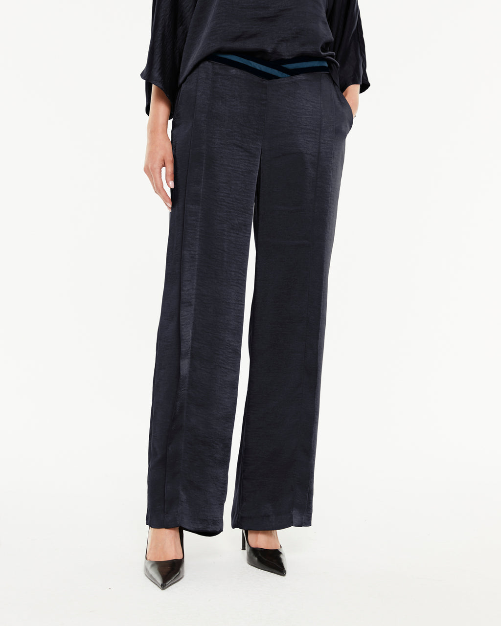 Pantalón ancho de mujer satinado