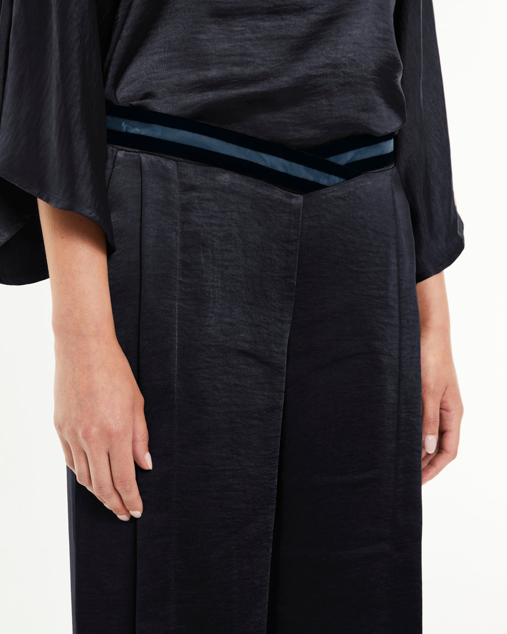 Pantalón ancho de mujer satinado
