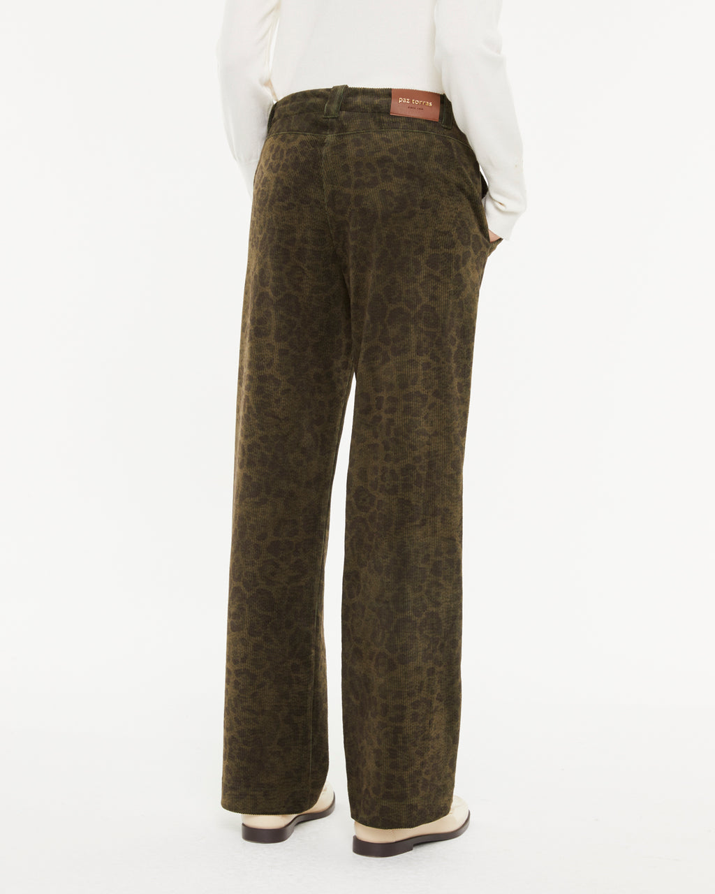 Pantalón recto de mujer de pana estampada animal print