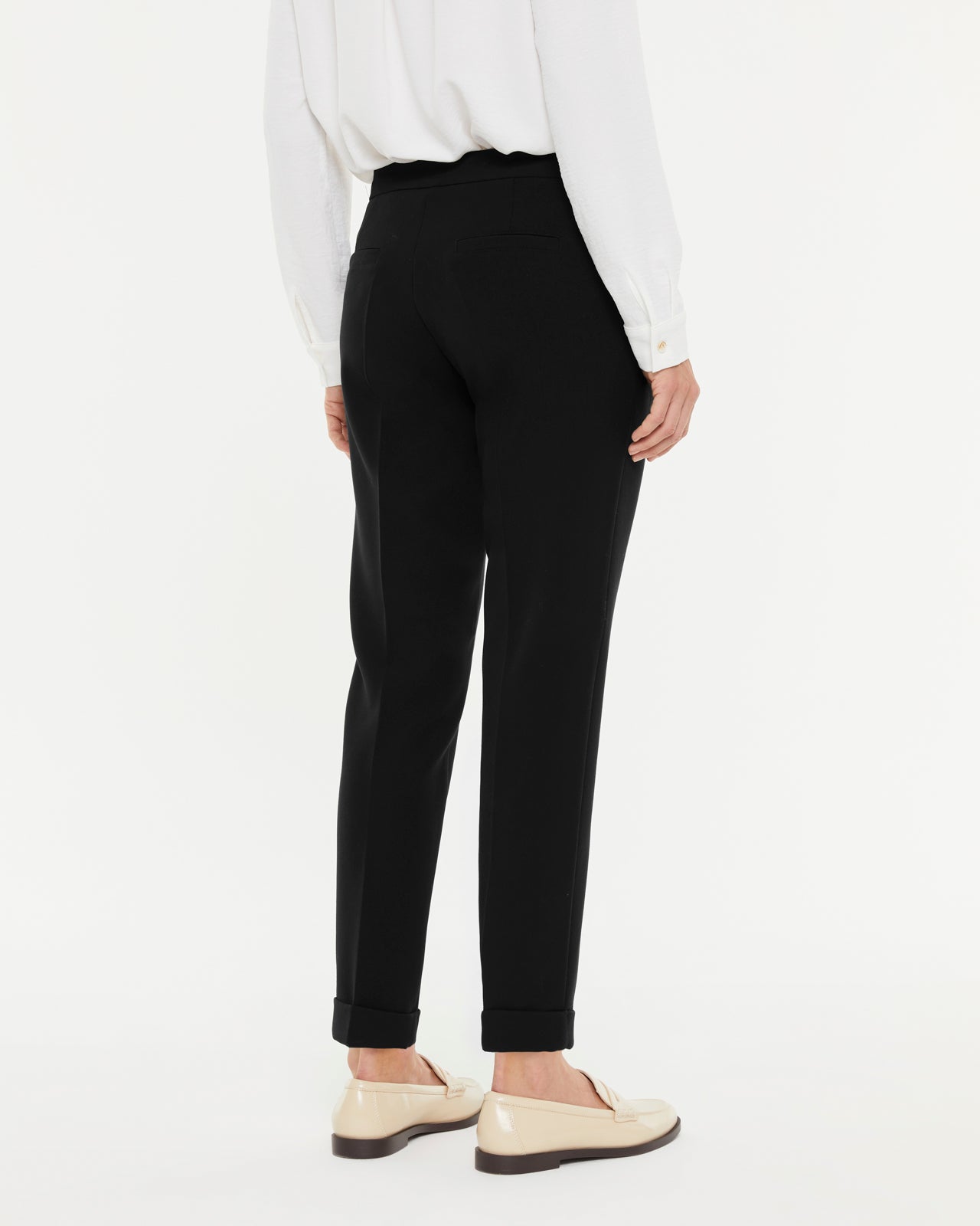 Pantalón recto de mujer en punto roma vuelta  bajo