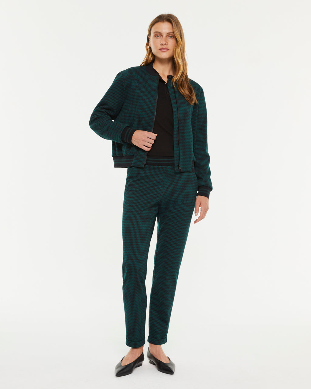 Chaqueta de mujer tipo bomber en punto estampado