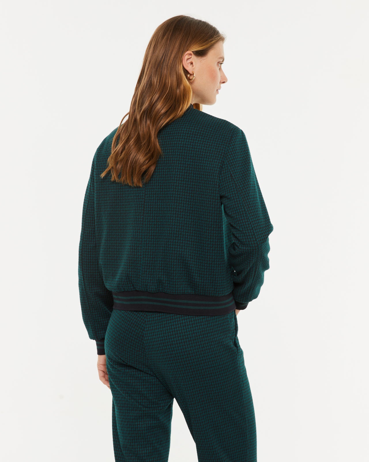 Chaqueta de mujer tipo bomber en punto estampado