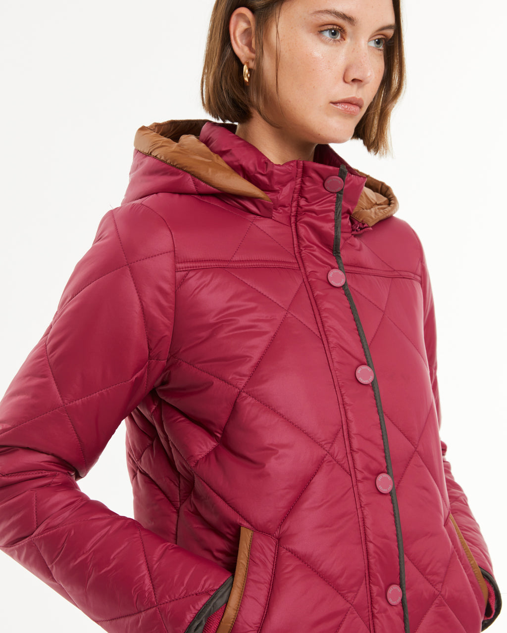 Plumífero de mujer con capucha desmontable y bolsillos