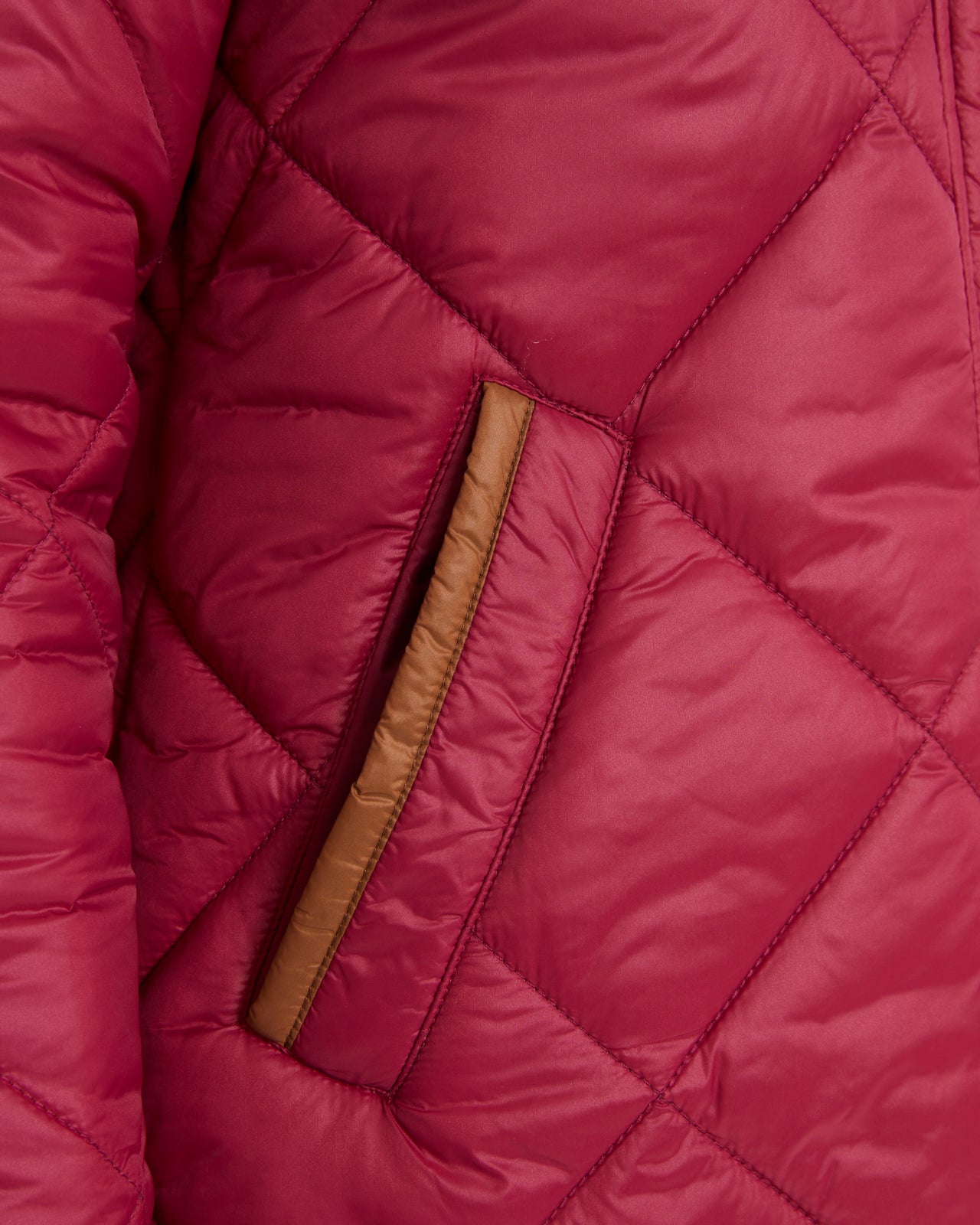 Plumífero de mujer con capucha desmontable y bolsillos