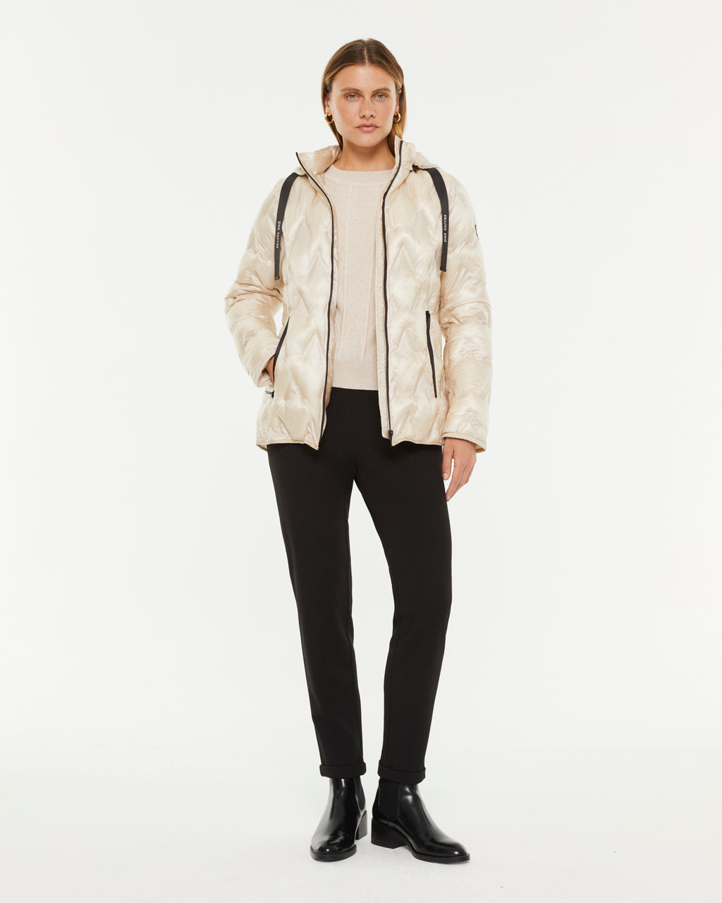 Plumífero de mujer con capucha desmontable