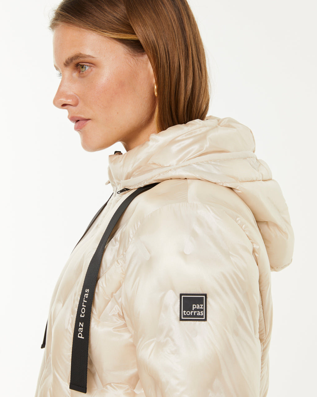 Plumífero de mujer con capucha desmontable