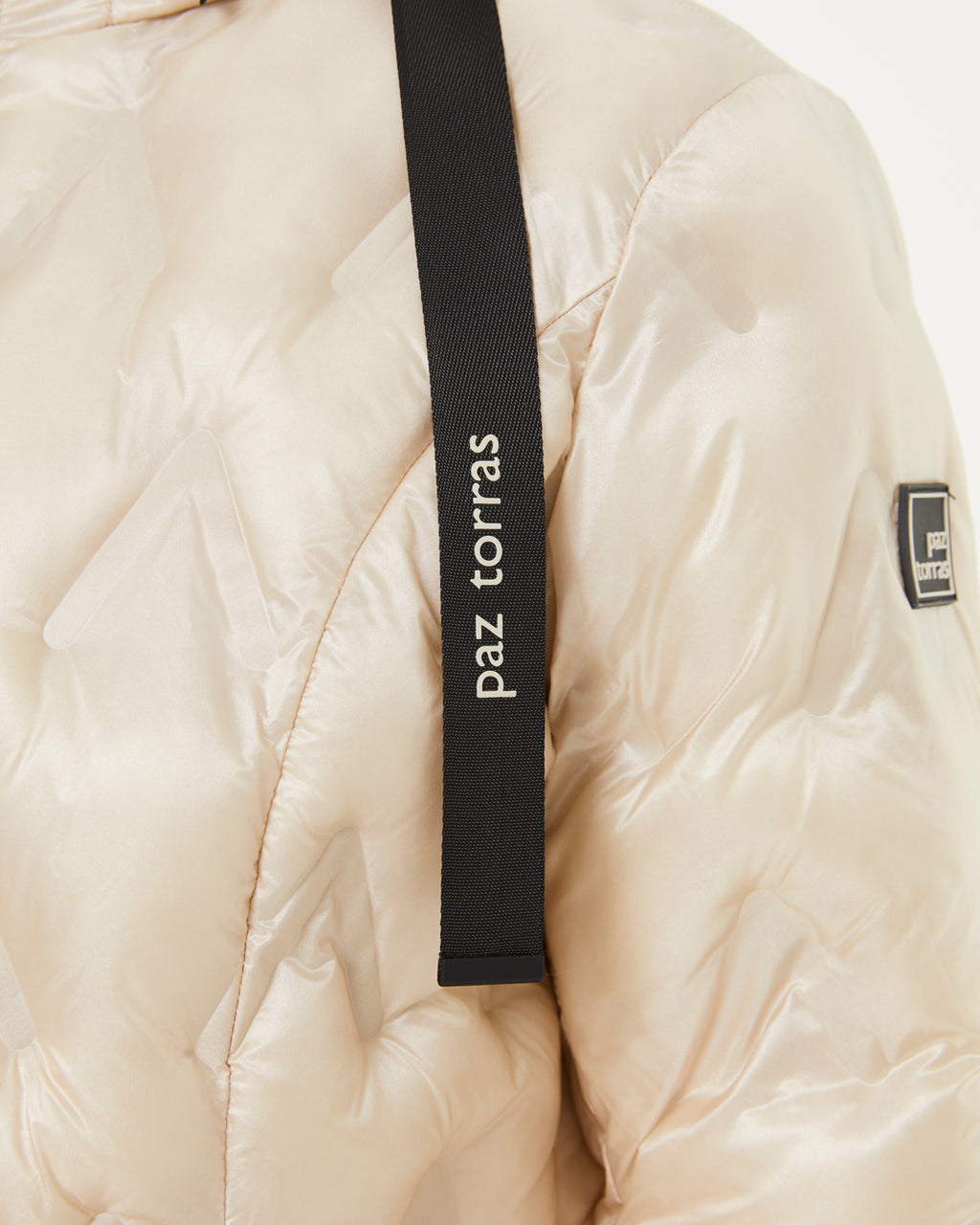 Plumífero de mujer con capucha desmontable