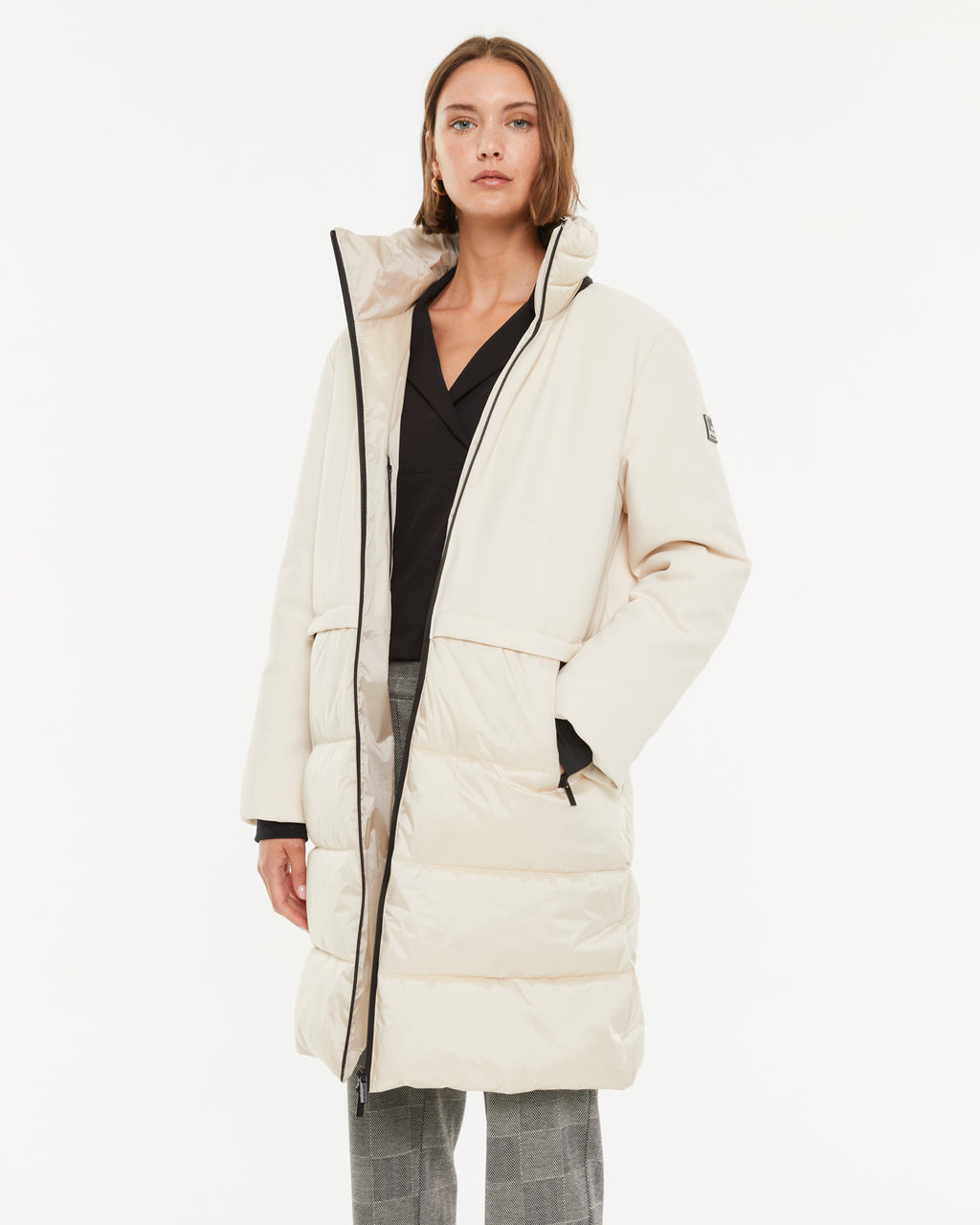 Parka larga de mujer con capucha