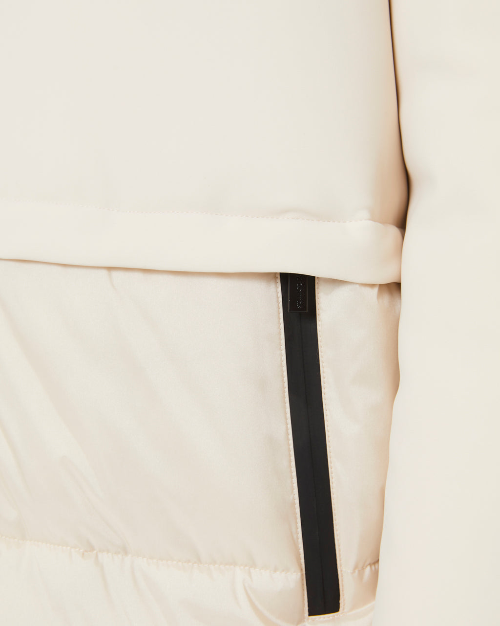 Parka larga de mujer con capucha