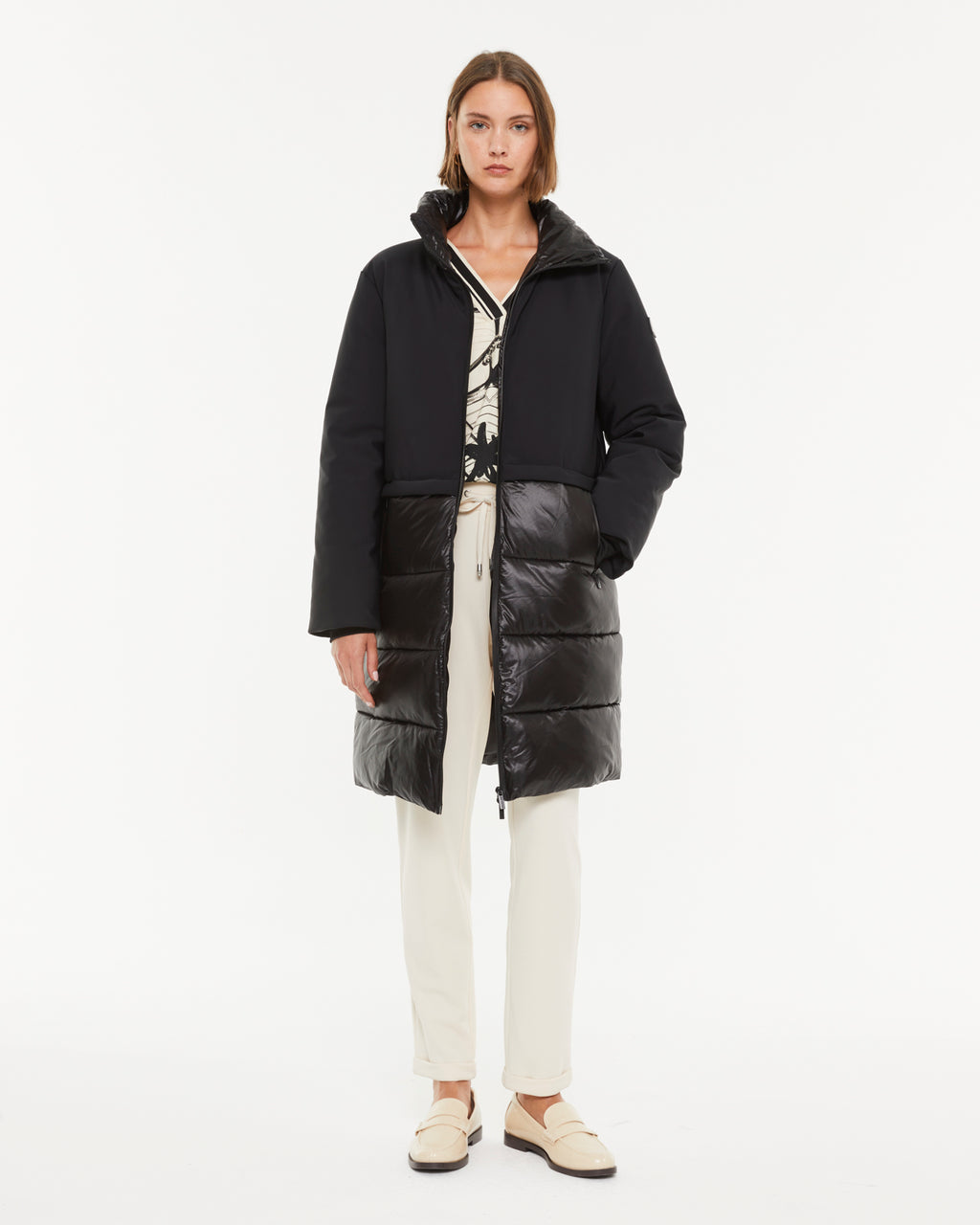 Parka larga de mujer con capucha