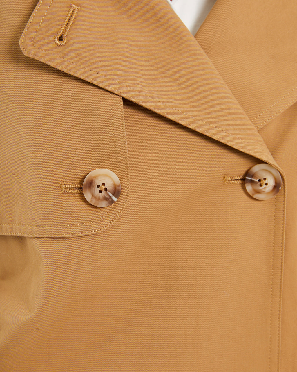 Gabardina corta de mujer