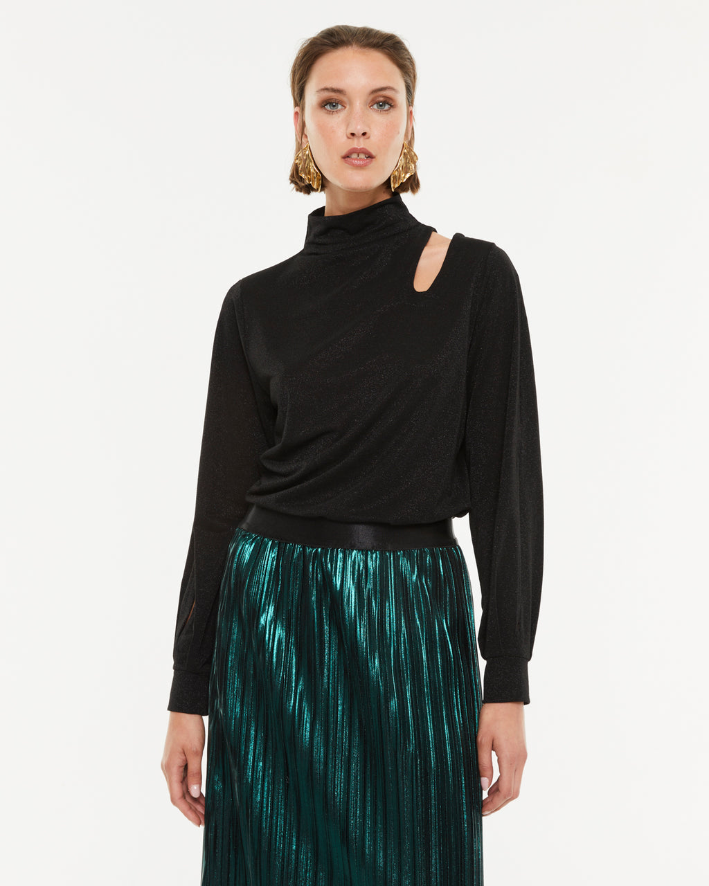 Women's fancy knit T-shirt with long sleeves and a Perkins collar