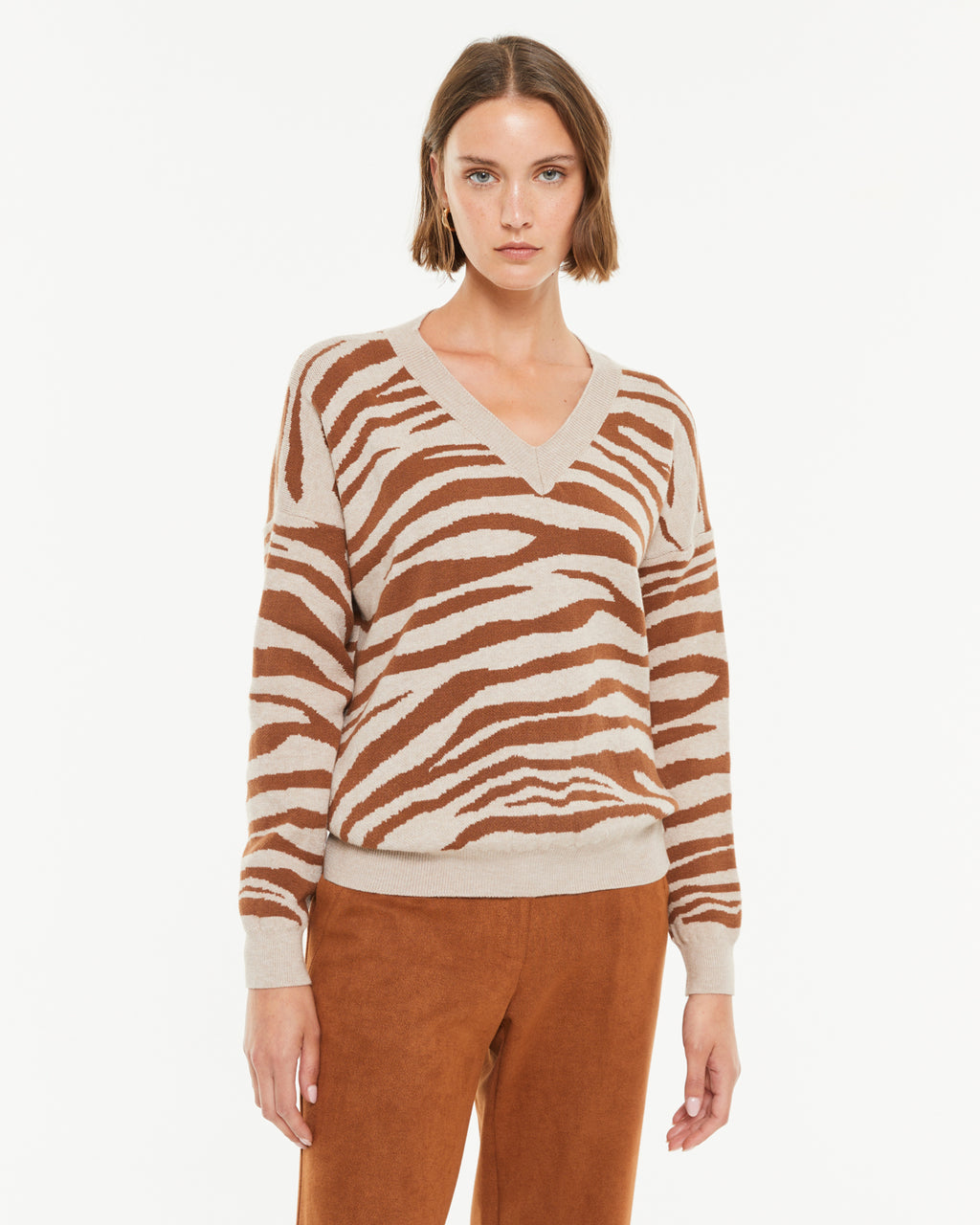 Jersey de mujer estampado animal print cuello pico