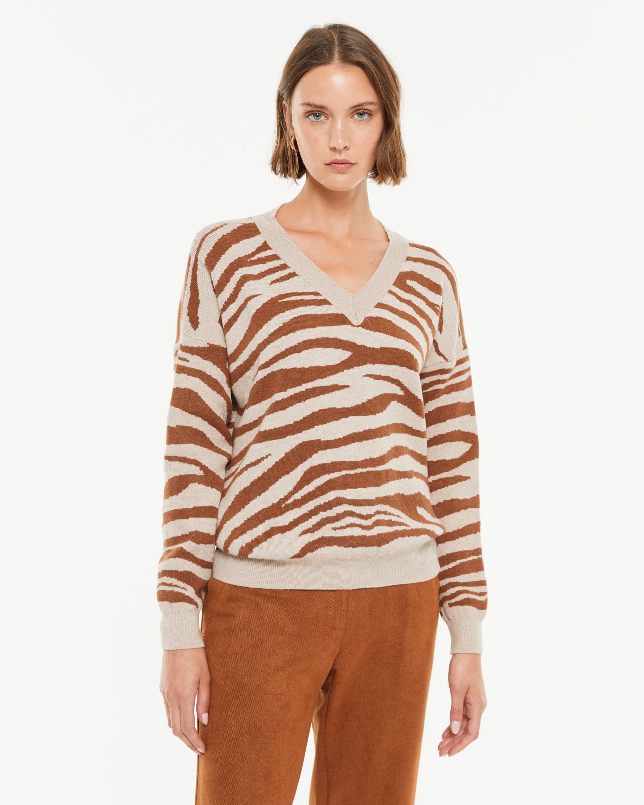 Jersey de mujer estampado animal print cuello pico