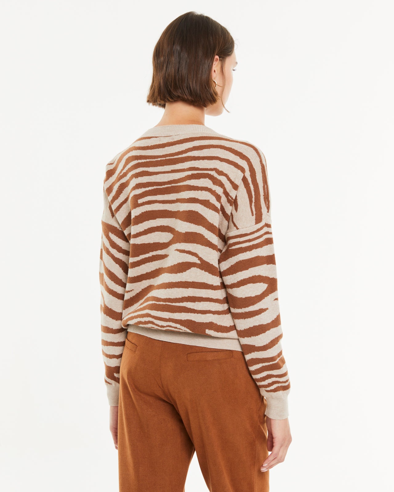 Jersey de mujer estampado animal print cuello pico