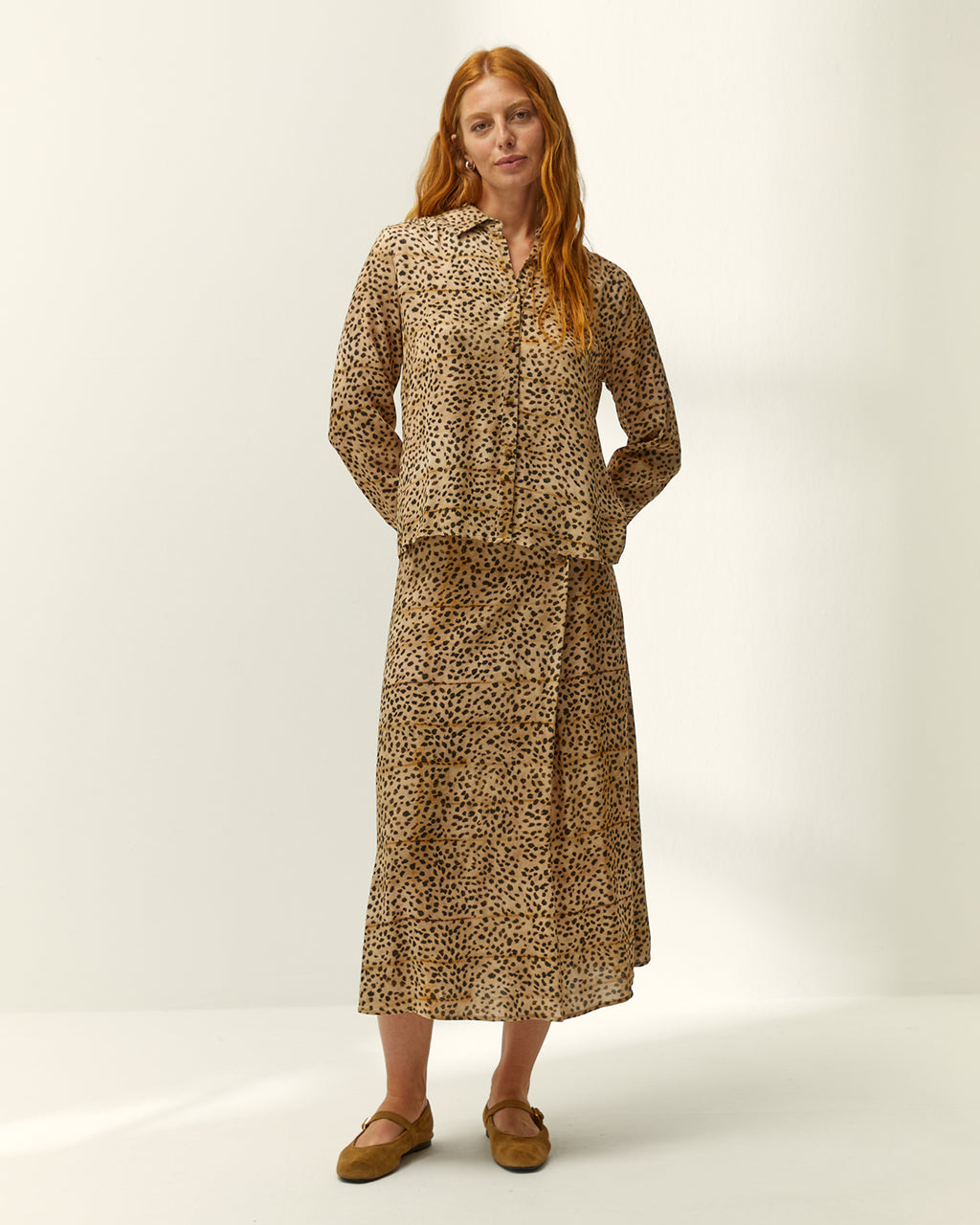 Falda midi estampada animal print cintura elástica